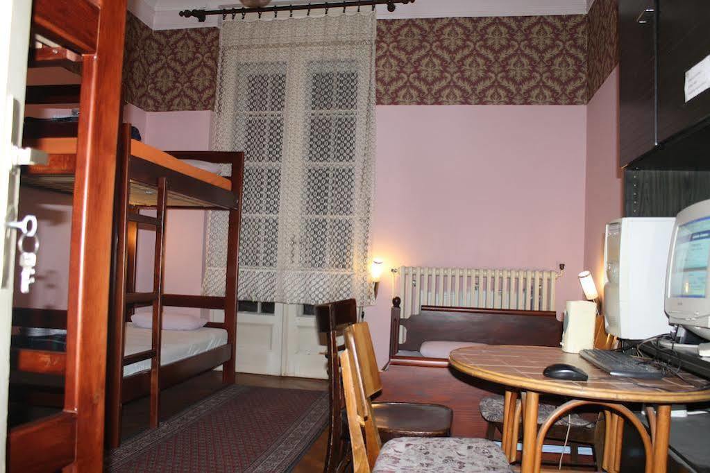 Tash Inn Hostel Белград Екстер'єр фото